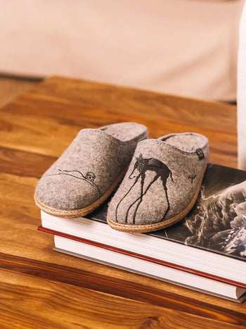 zapatillas de casa hombre - Zapatillas de casa para hombre inspiradas en la obra de Salvador Dalí | FORTALESA - Toni Pons