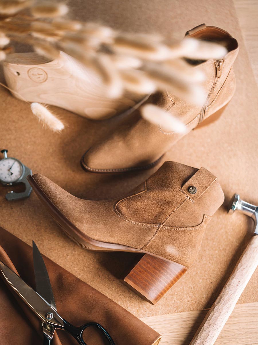 Botines mujer - Botín para mujer en serraje en color café | LORETTA-SY - Toni Pons
