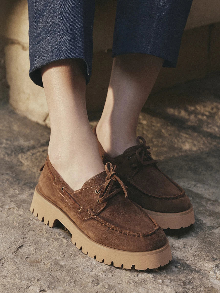 Women's suede boat shoe with track sole | AITONA