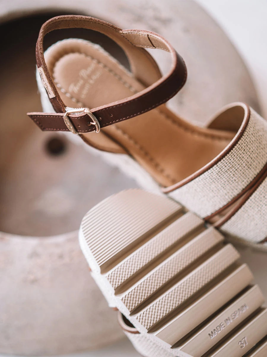  - Zapatillas deportivas de mujer en piel con cordones | AURA  - Toni Pons  