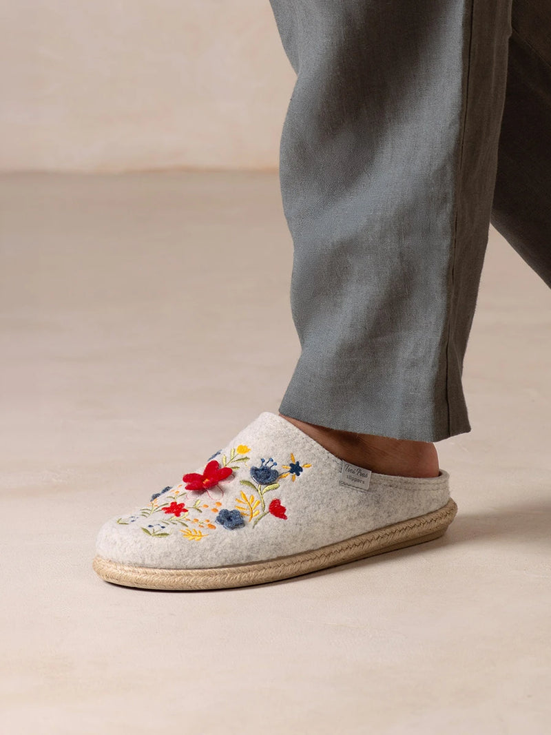 Zapatillas de casa mujer - Slippers para mujer en fieltro con flores | DELI-EF  - Toni Pons  