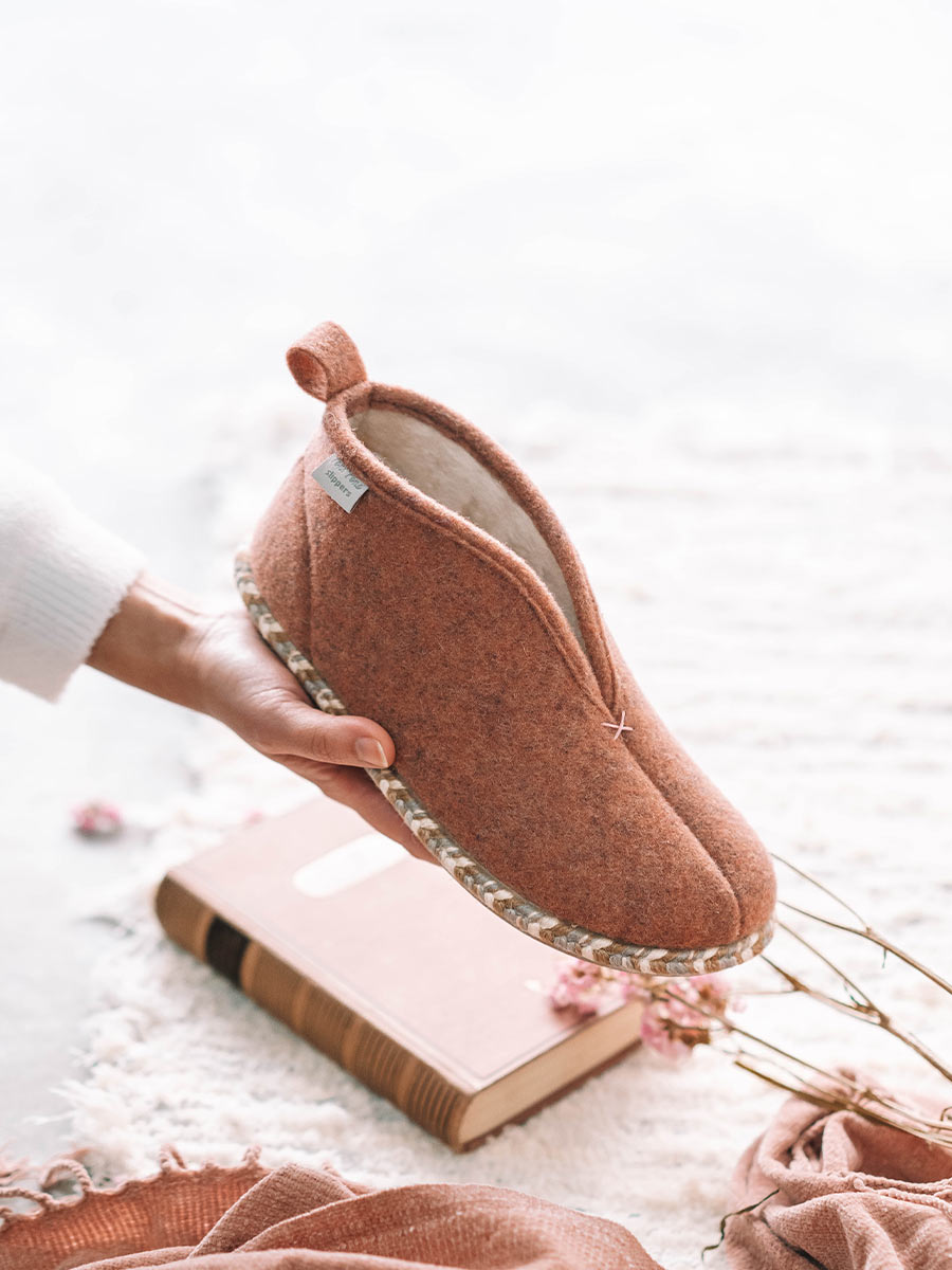 zapatillas de casa mujer - Slipper abotinada para mujer en fieltro en Nude | DORIA-FP  - Toni Pons  