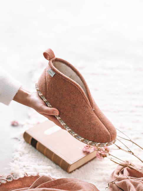 zapatillas de casa mujer - Slipper abotinada para mujer en fieltro en Nude | DORIA-FP  - Toni Pons  