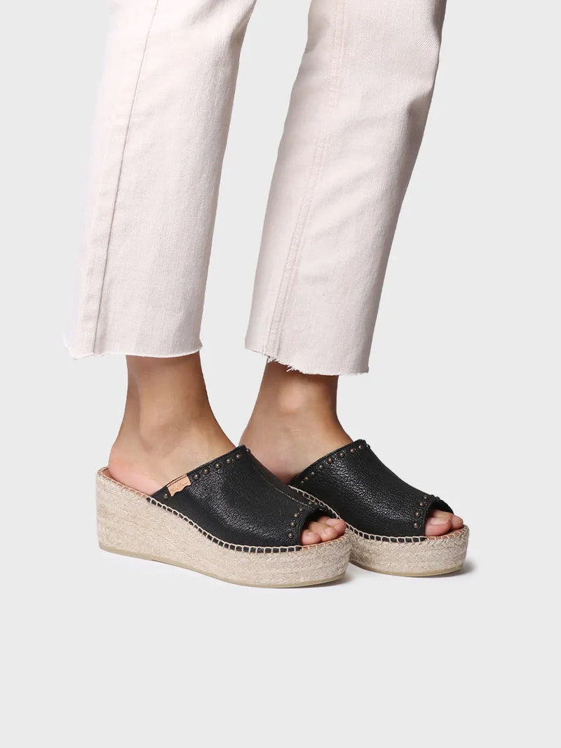 zapatillas mujer - Alpargata destalonada de mujer en piel con cuña y tachuelas | MODENA  - Toni Pons  