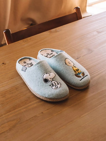 Zapatillas de casa mujer - Slippers tipo zueco de Snoopy para mujer en fieltro | SNOOPY  - Toni Pons  