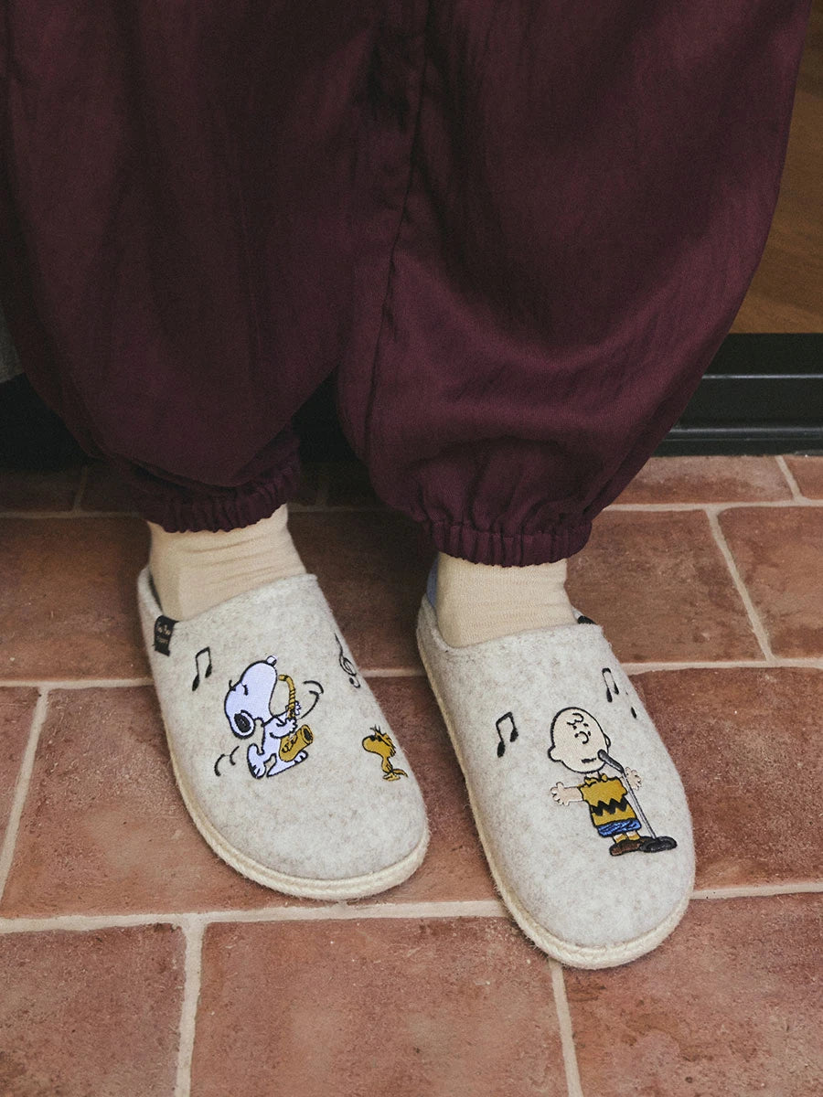 Slipper de casa en fieltro con motivo Snoopy para mujer | SNOOPY